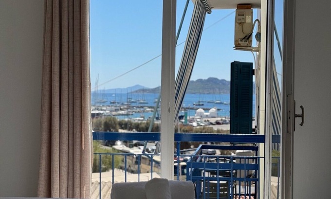Aegina Hotel | Avra Hotel
