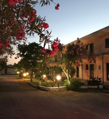 Roda Apartment | Banos Apartments and swimming pool