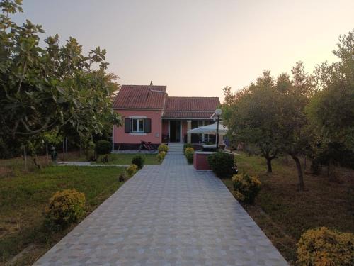 Sidari House | Beautiful nearby beach house with garden, private pool and large yard