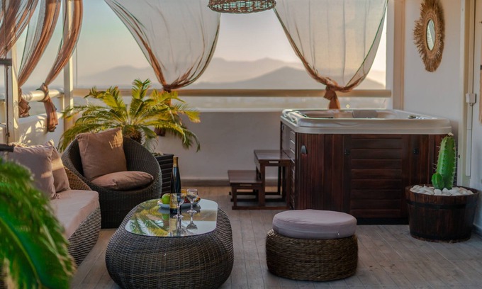 Agkidia Villa | Black Velvet Naxos