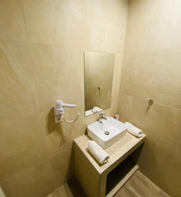 Petaloudes Apartment | Block66