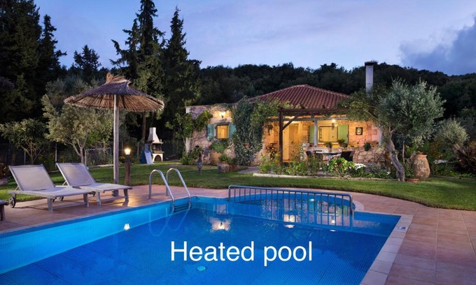 Filippos Villa | Boutique Villa Petra Eleni