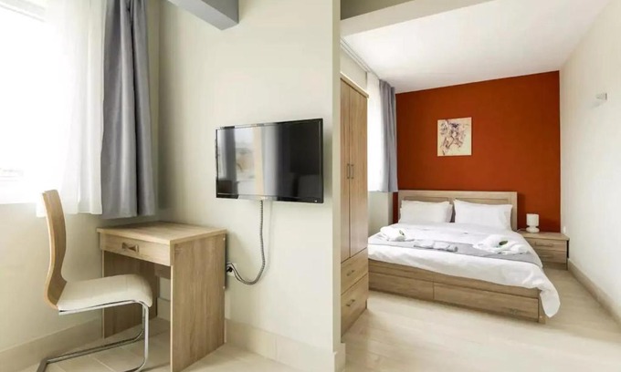 Thessaloniki City Centre Apartment | Caravanserai Studio 5