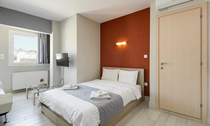 Thessaloniki City Centre Apartment | Caravanserai Studio 6
