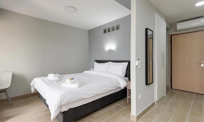Thessaloniki City Centre Apartment | Caravanserai Studio 8