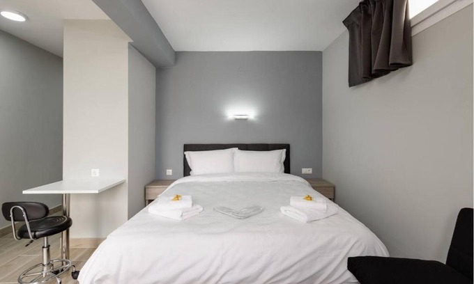 Thessaloniki City Centre Apartment | Caravanserai Studio 9