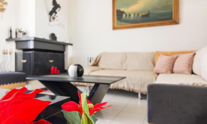 Athens Apartment | Comfy 2 bedroom apartment with balcony