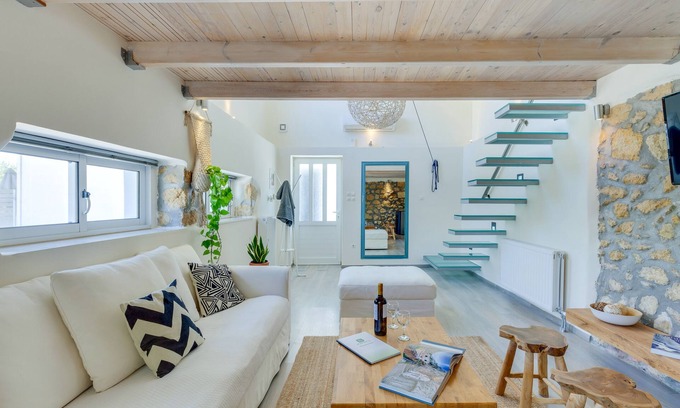 Chania Town Apartment | cosy luxury home in quite neighboorhood just 1 km from the center.