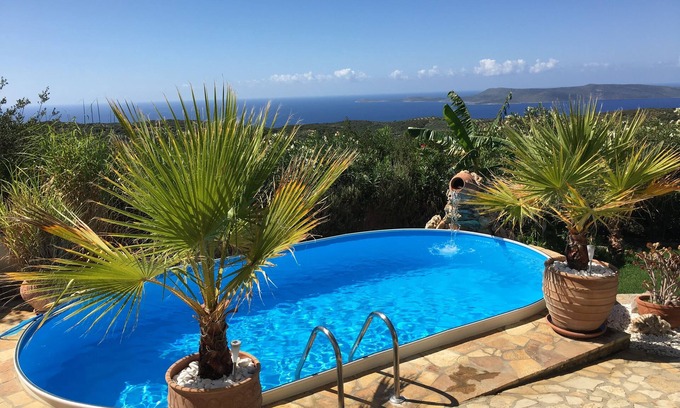 Pylos-Nestoras House | Cottage by the sea with a distant view