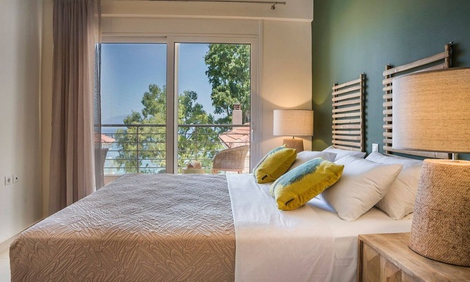 Karavomylos Villa | Deluxe Kefalonia Apartment | Apartment Menta | 1 Bedroom | pool | Sea View |.
