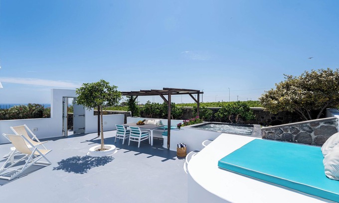 Vourvoulos Villa | East Side Private villa , 2 bedroom & jacuzzi
