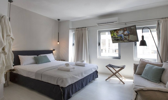 Athens City Centre Apartment | Ermou Stylish viewing studio