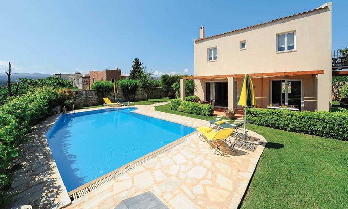 Prinos Villa | Family villa w/ extensive outside space, pool