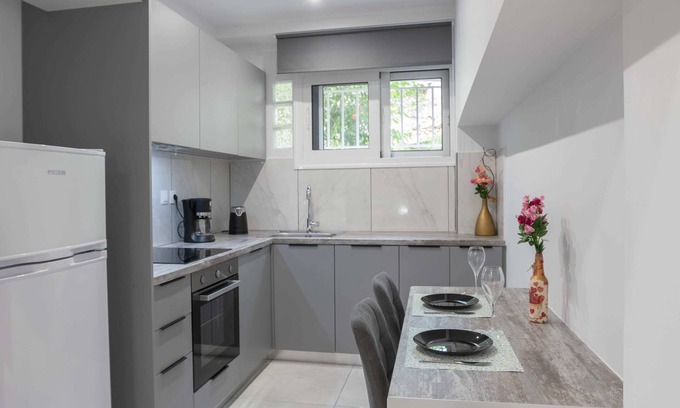 Athens Apartment | Fresh Studio in Pagrati Athens