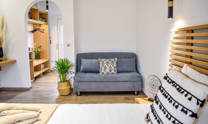 Troulos Apartment | Giabeos