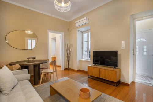 Neapoli Apartment | Grand Haven - New Renovated Spacious Apts in Prime Location