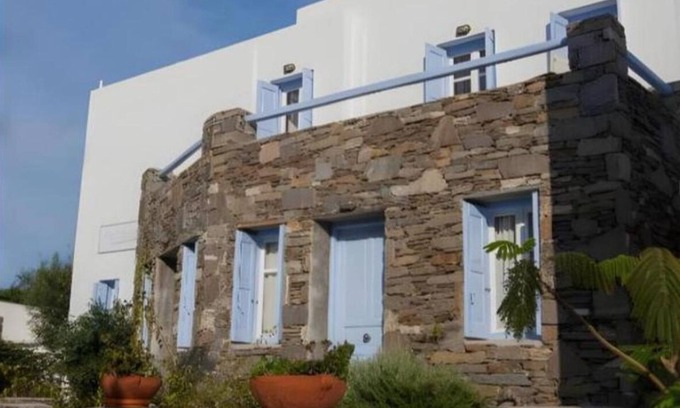 Livadi Apartment | Holiday Apartment '2' in Serifos