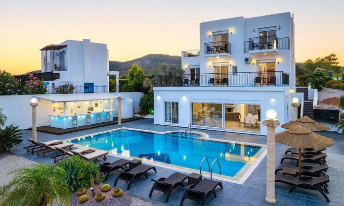 Gennadi House | Holiday house Gennadi for 1 - 10 persons with 4 bedrooms - Holiday house