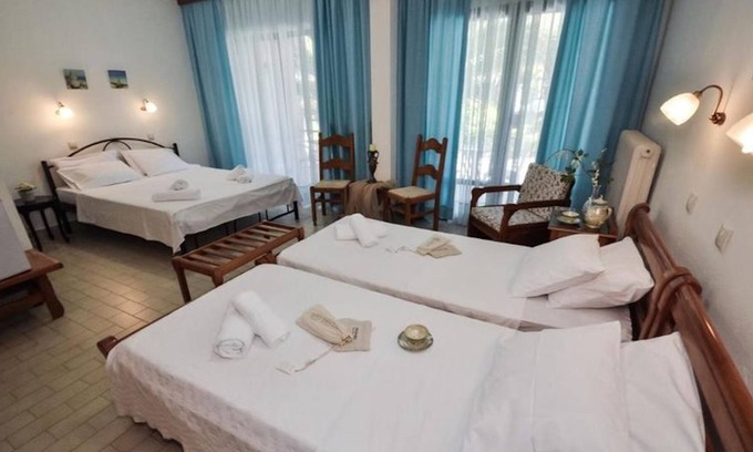 Ormos Prinou House | Hotel Vlachogiannis - Quadruple Room 3