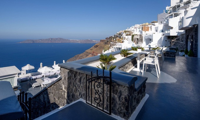 Imerovigli House | Junior Suite at Pegasus Suites & Spa