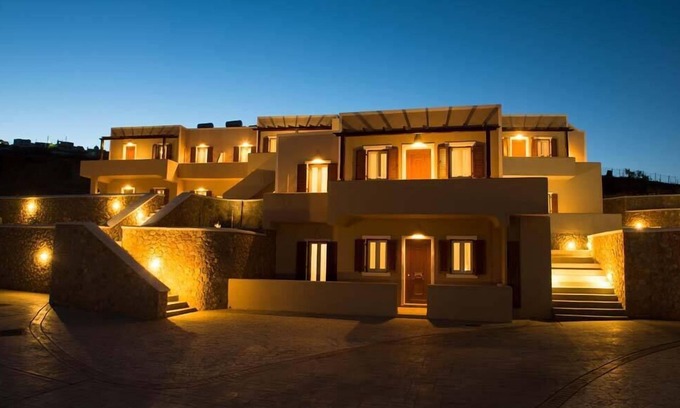 Fira Apartment | Long Vista apartment