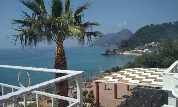Pelekas Bed & Breakfast | Madalenas B&B