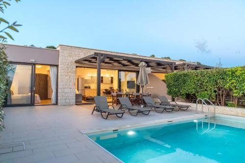 Frangokastellon Villa | Mary Beach