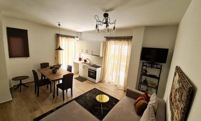 Glyfada Apartment | Modern Apt In the Heart Of Glyfada - Literally!!