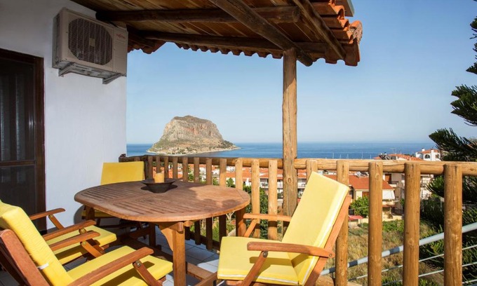 Monemvasia House | Monemvasia Green Apartments