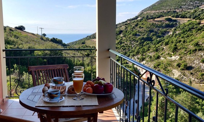 Dhrakata House | Myrtos Cottages Kefalonia