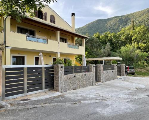 Ipsos Apartment | Natashas Apartments
