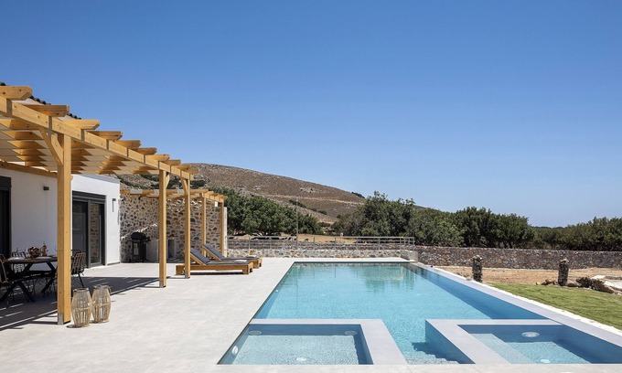 Frangokastellon Villa | Pelagria Villa, a Sun-Kissed Path to the Beach