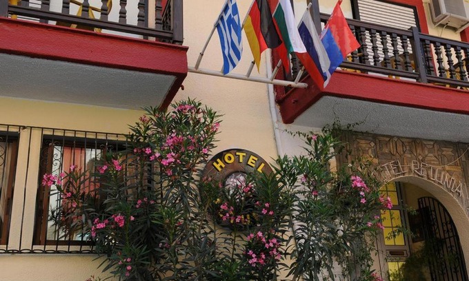 Neos Marmaras House | Petunia Hotel