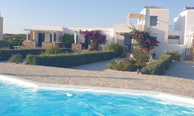 Maragas House | Plaka Sunset Apartment Naxos with swimming pool, garden, terrasse with see view