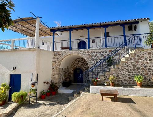 Livadi Apartment | Politeika traditional house