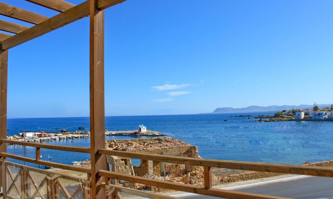 Kato Galatas Hotel | Porto Kalamaki Hotel