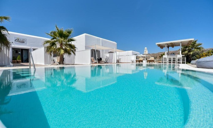 Paraga House | Queen Boutique Suites