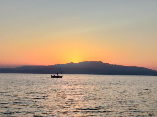 Megalos Prinos House | Sea View Bungalows