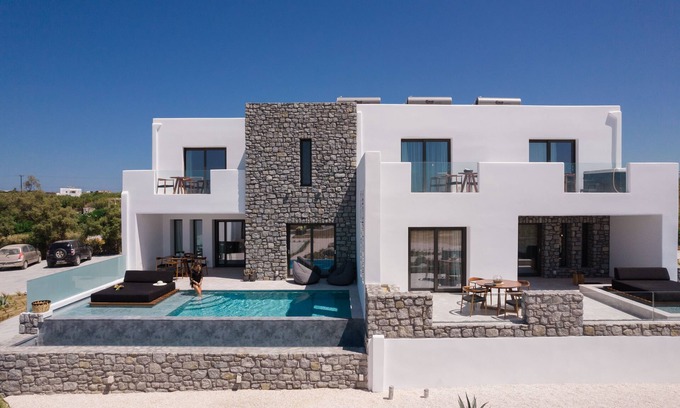 Plaka House | Sea View Estate with 6 Bedrooms & 2 Private Pools - Milestones Naxos
