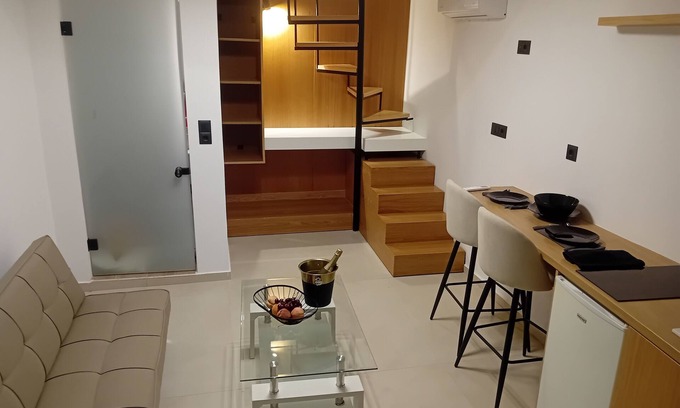 Old Town House | Sotoportego
