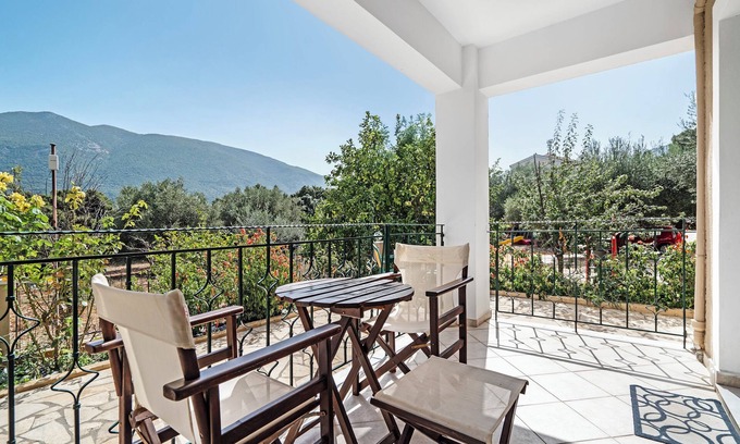 Sami Apartment | Studio Apartment "Daratos 4" with Sea View, Shared Garden & Wi-Fi