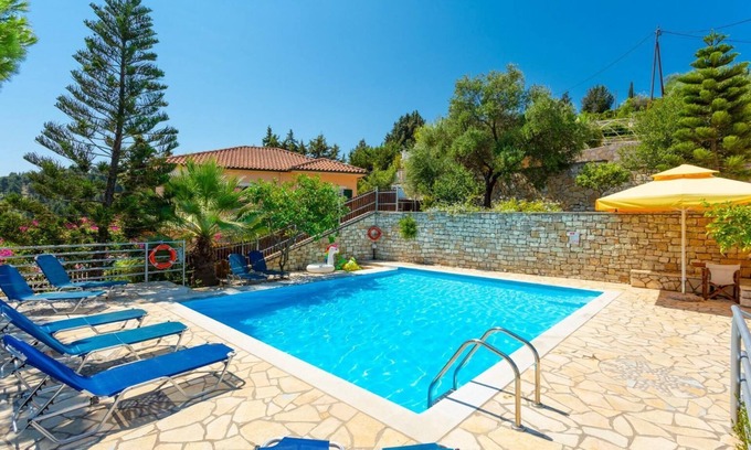 Paxos Apartment | Studio Apartment 'Dolphin Villa 1' with Sea View, Wi-Fi and Air Conditioning
