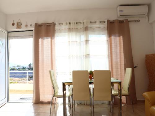 Haraki Apartment | Summer Lovin
