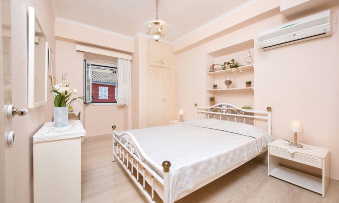 Sinarades Apartment | The Old Mansion | Three People Apartment