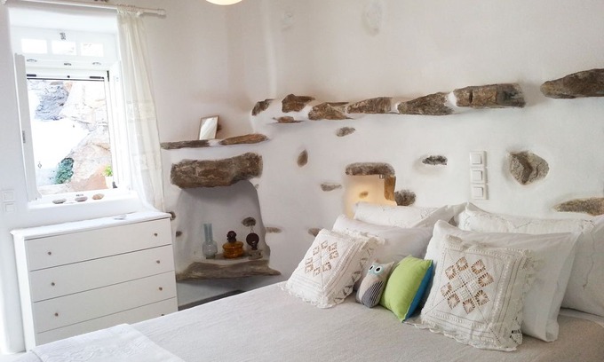 Lefkes House | Traditional Kykladic House in Lefkes Village