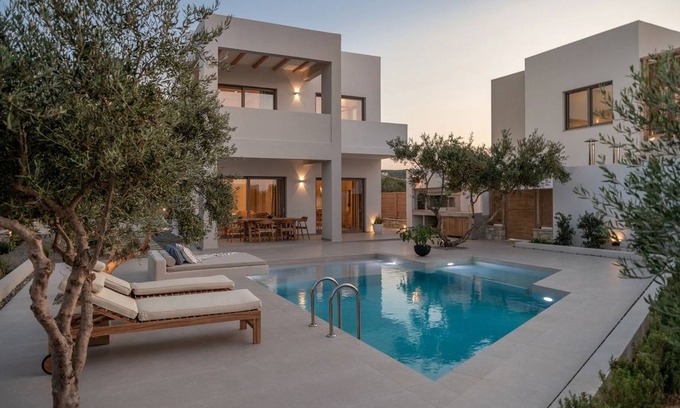 Tavronitis Villa | Villa ∙ 8 bedrooms ∙ 21 guests