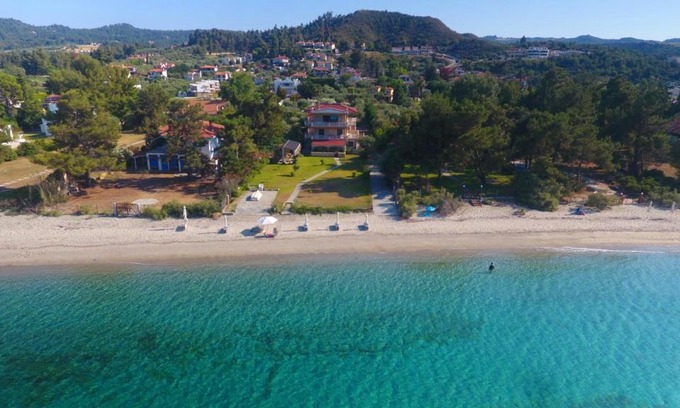 Pefkochori Villa | Villa Argo 3 - Beachfront, Big gardens, Location!