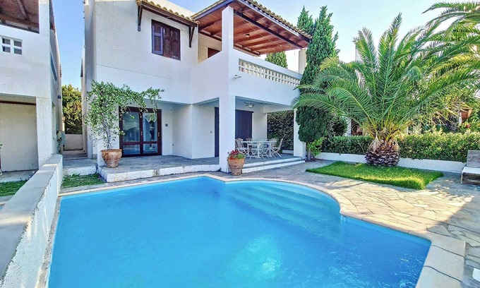 Plepi Villa | Villa 'Beach , Swimming Pool For 8' with Sea View, Wi-Fi and Air Conditioning