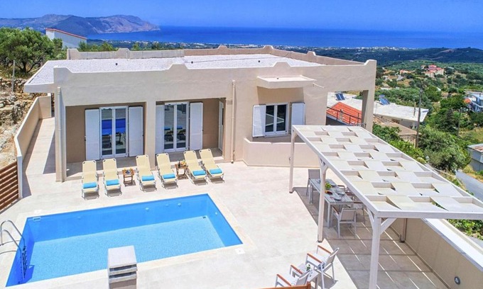 Kournas House | Villa di Giorgio Heated Pool
