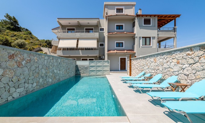 Petaloudes Apartment | Villa Divina